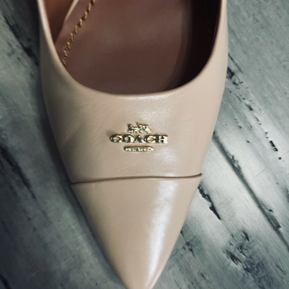 Coach Patrice Pump size 10 - Picture 8 of 9